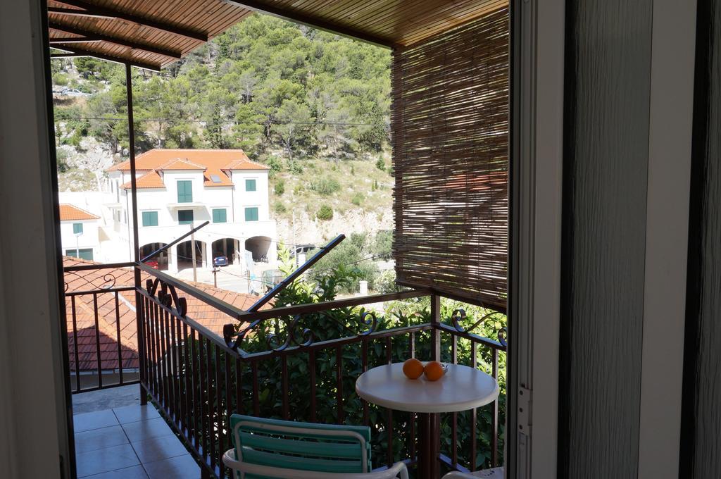 Rooms & Apartments Tepsa - Centre Hvar Town Exterior photo